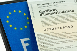 Certificat d'immatriculation français, aussi appelé carte grise, document obligatoire lors d’un contrôle routier