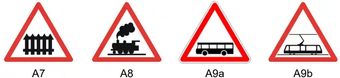Panneaux de danger A7, A8, A9a et A9b du code de la route : passage à niveau, train, bus et tramway