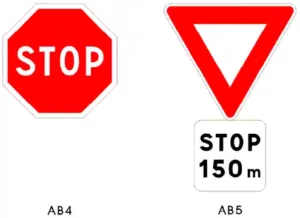 Panneaux AB4 et AB5 indiquant un stop immédiat ou annoncé à distance – Code de la route CER